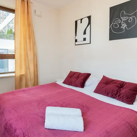 Atelier By Renters Apartman *